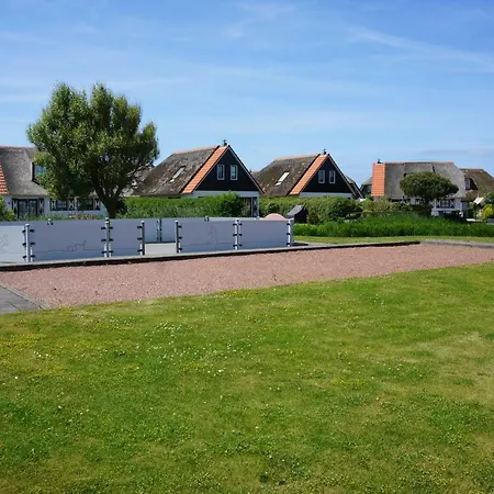 Buiten 130 Met Sauna Vila *